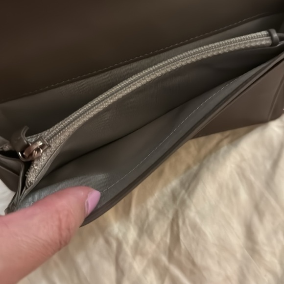 ❌SOLD❌Very Good Used Auth Chanel Patent Leather Wallet - Neutral/ Gray Color - Picture 7 of 15